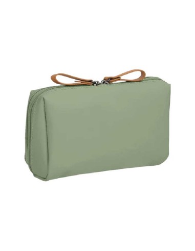 neceser-mujer-verde-cosmetica